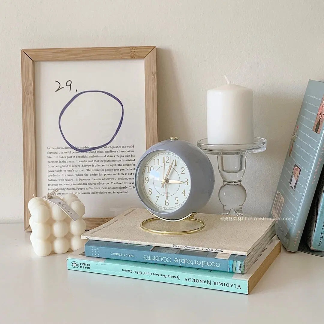 BowLift | Retro Vintage Style Gold Accent Alarm Clock